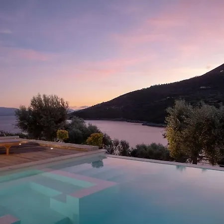 Zoe - Direct Sea Access Live Scenery At