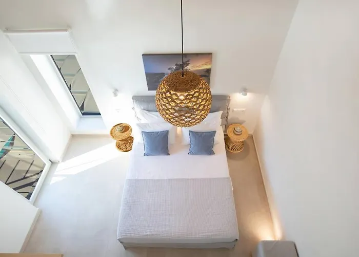 Zoe - Direct Sea Access Live Scenery At